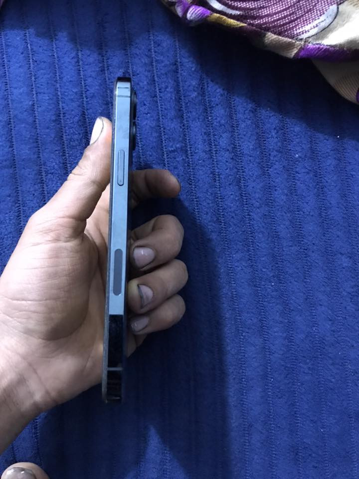 السلام عليكم جهاز ايفون١٢برو ماكس الجهاز جديد ونضيف مبدل شاشه فقط ذاكرة٢٥٦البطاريه٨٦الشحن مالته كلش حلوه واقتصادي السعر٣٥٠وبي مجال جداً بسيط مكاني الشعله ***********وتس اتصال موجود/للفطر بشاشة الحمايه فقط
