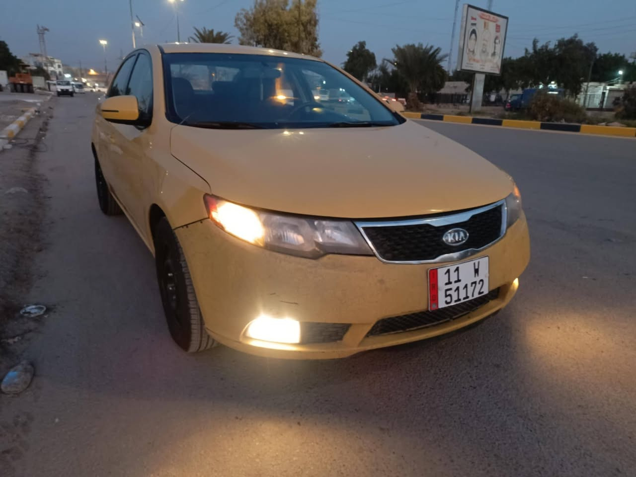 السلام عليكم للبيع كيا فورتي اجره موديل 2013 رقم بغداد دولي بسمي محرك 2000 دوش كير ومكينه خير من الله السياره جاهزه تدفئه تبريدتخم تاير  صدر خلفي امامي جديد مكاني بغداد السعر 83$ للاتصال ***********
