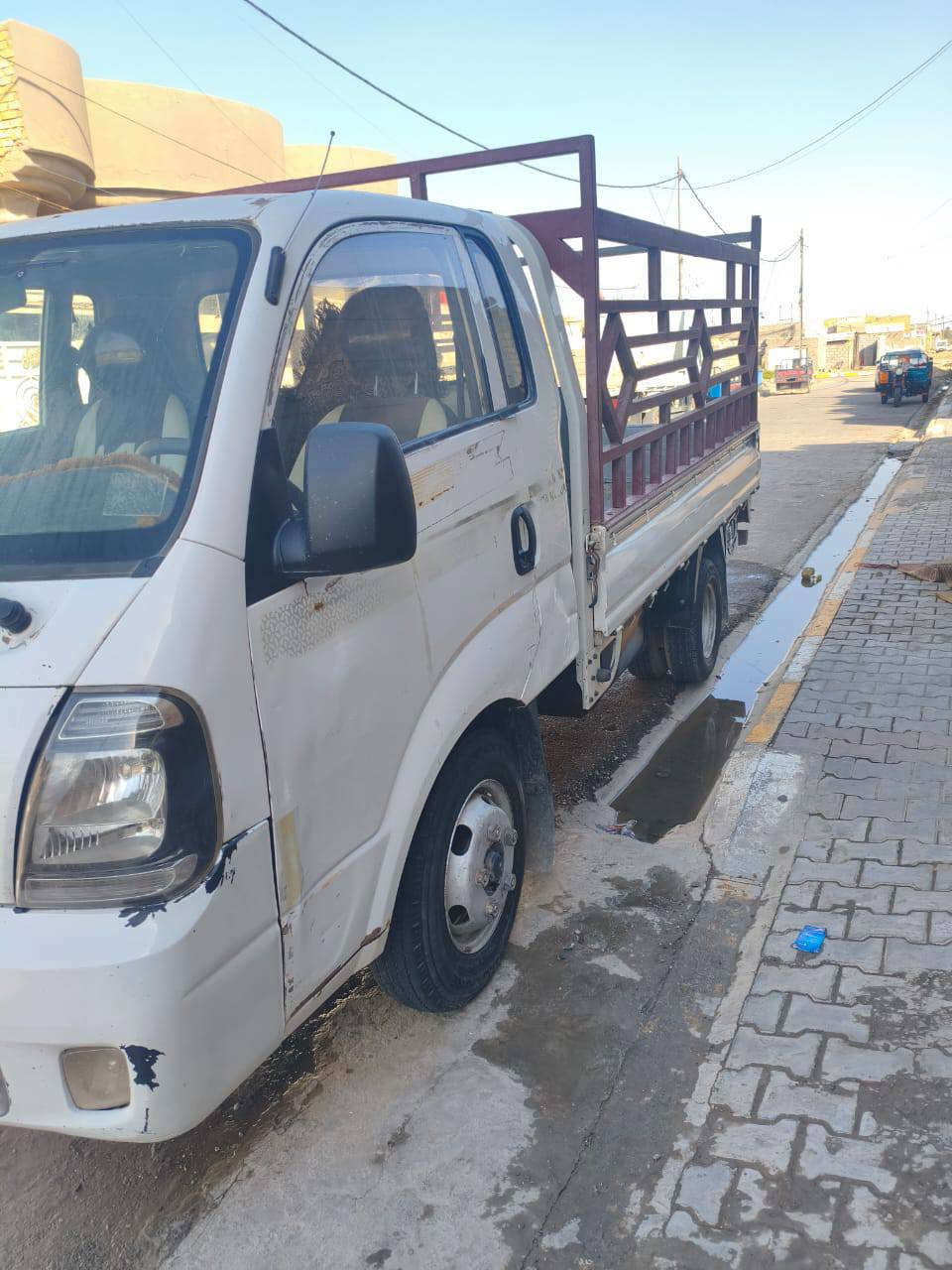 كيا فحل مكانها واسط قضاء الحي
سياره بيها طخه بالبنيد ما عابره للعظم السيارة وربربع صفحه السائق مثل ماوضح بالصورة كير ومكينه مكفولات تخم تاير وباتري جديد تحويل ثاني يوم موديل 2018
سعر 135 
***********
***********
