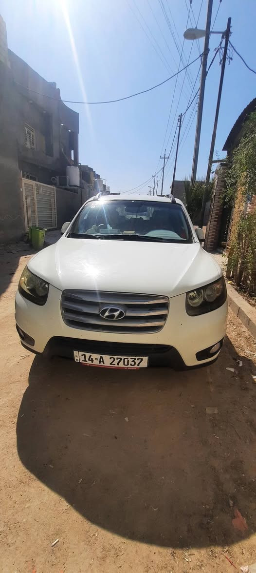 السلام عليكم سنتافيا موديل ٢٠١٢ (٦ستندر)بأسمي بصره رقم انكليزي شاشه مرايات شفط للإستفسار *********** السعر ١٦٠وبيهه مجال
