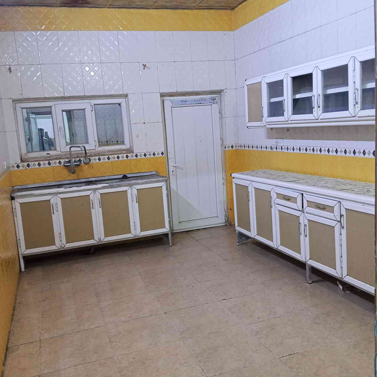 مشتمل ارضي المساحه 150 متر..القادسيه دور الضباط خلف بيوت عفره مباشرا..
***********
***********

