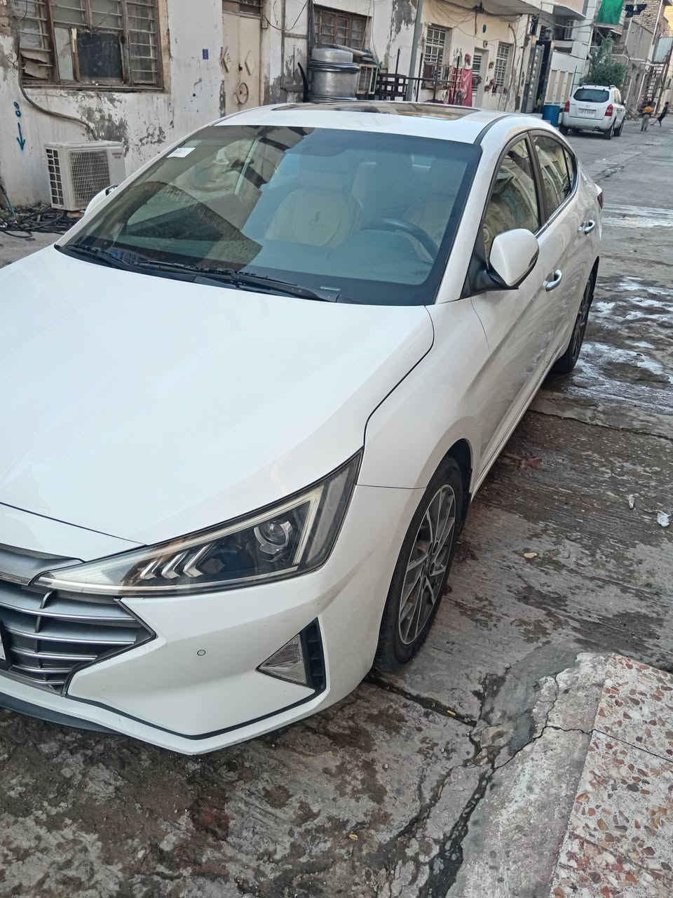 سلام عليكم شباب عندي النتره 2020 خليجي بيه صبغ باب خلفي وربع بنيد مواصفات بصمه فتحه تحكمات اشاير مري قطعتين تبريد كامره حساس خلفي وامامي السعر 150 رقم بغداد مشروع وطني سياره بل كوت تلفون ***********
