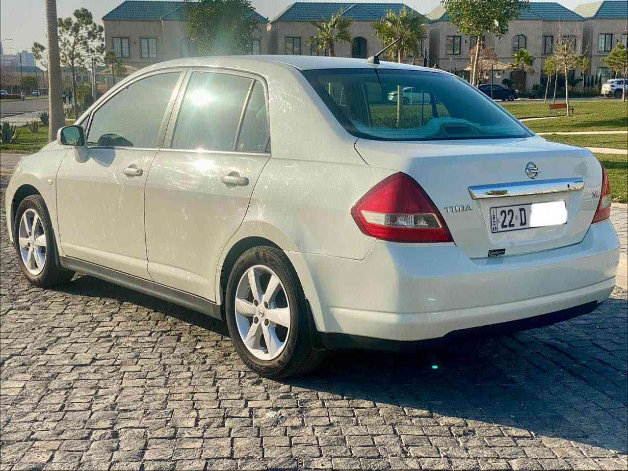 ‎ نیسان تیدا 2009گێر ئۆتۆماتیک
‎ زۆر جوان 
‎ناو زەرد و چوار جام کارەبا- ئەی بی ئێس -
‎ ویل کەپ- بیلاجکتۆر--
سپێری دانە بەزیوە سەیارەکە لۆکە لەسەر دەقی شەریکەی ماوە 
‎سەنەوی و رەقەم تا 2031 نوێیە.
‎تەقەو رەقەی نیە و ماڵی دۆستە.
‎تەنها چەمەلەغی دواوەی سایەق سارديةكى كةمى هة ية . 
‎گێرومەکینە و تەبرید بەشەرت .

*********** أربيل, العراق
