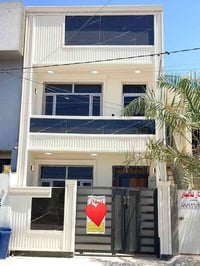 الدورة شارع ٦٠ • ٧٩م • ٤ غرف