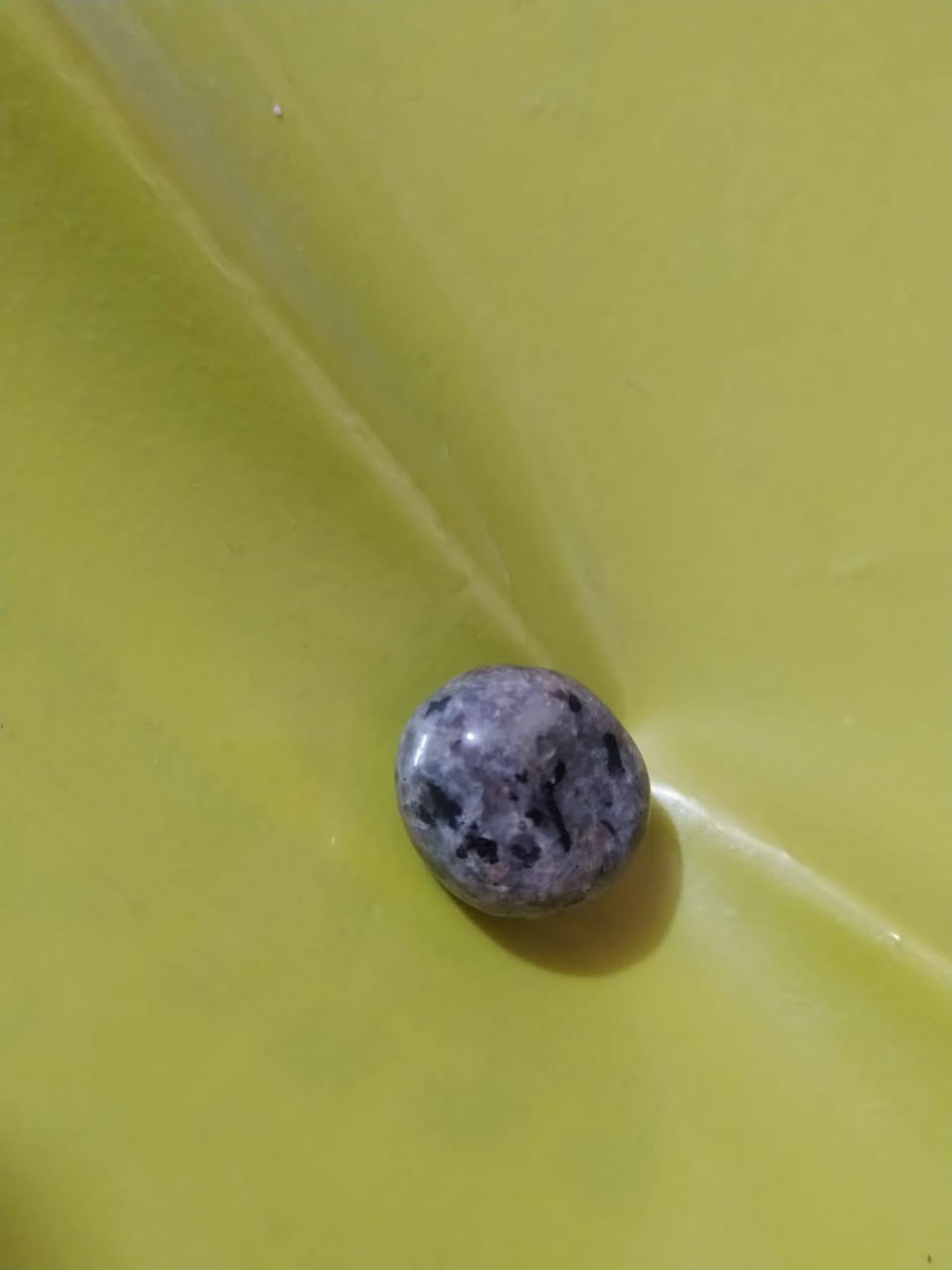 عندي هذني الحجرين للبيع ادفعولي بي سعر ***********
