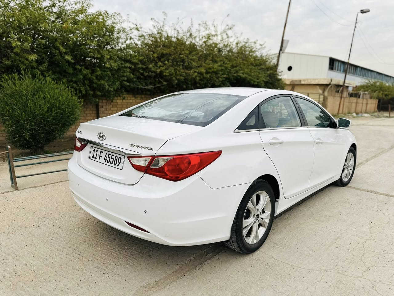 السلام عليكم
للبيع سوناتا 2013 خليجيه 
رقم بغداد جديد بسمي 
مواصفات الشركه العامه 
كشن كهرباء 
قطعتين تبريد 
مرايات شفط 
محرك 2400 دوش
حساسات خلفيه 
شفتات كير بالستيرن 
وباقي المواصفات المعروفه 
السياره مكفوله من ضربه و صبغ بيها بارد قليل
ماشيه ١٢٩ محرك و كير ع وضع شركه 
السعر ١٣٤ وبيه مجال بسيط للاستفسار ***********
