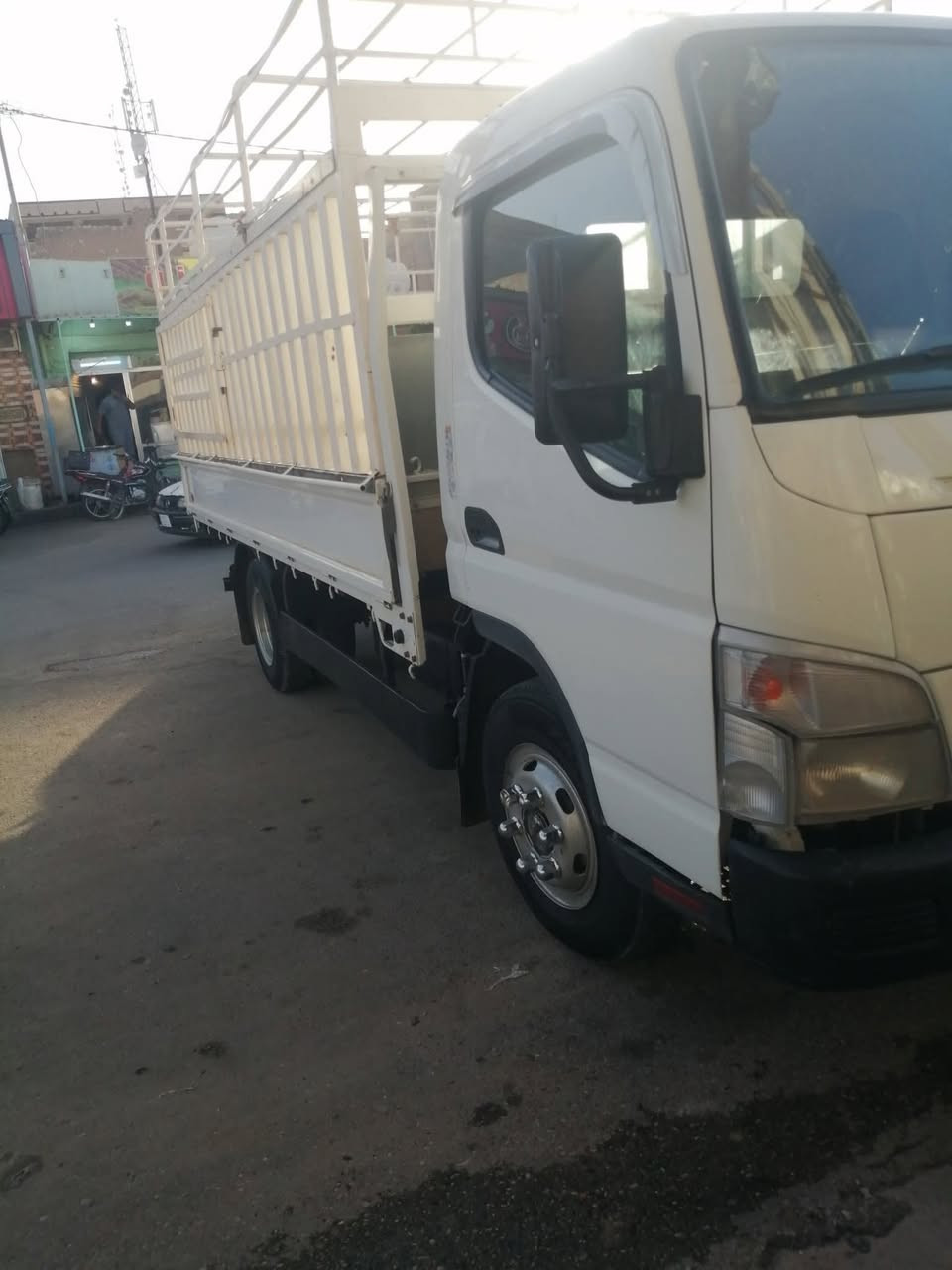 السلام عليكم كنتر موديل 2020 رقم أربيل مكفول كفاله عامه ماعد باب راكب مصبغ بدون داوخل لوغد مصبوغ والباقي مكفول رقم الهاتف ***********
