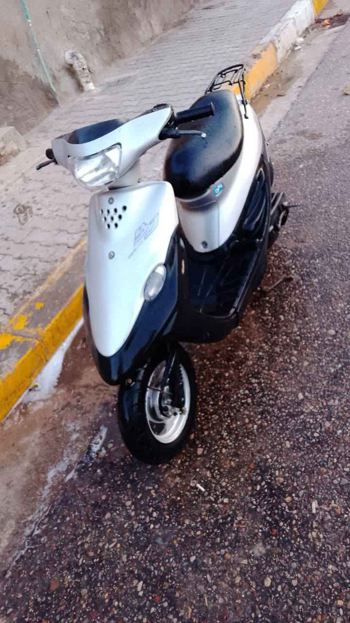 سلام عليكم دراجه بيجي باله صارلهه شهرين من طالع شوفت عينك كلشي ماناقصهه سعر خاص عل واتساب هاذه رقمي ‏‪0786 259 4919‬‏
