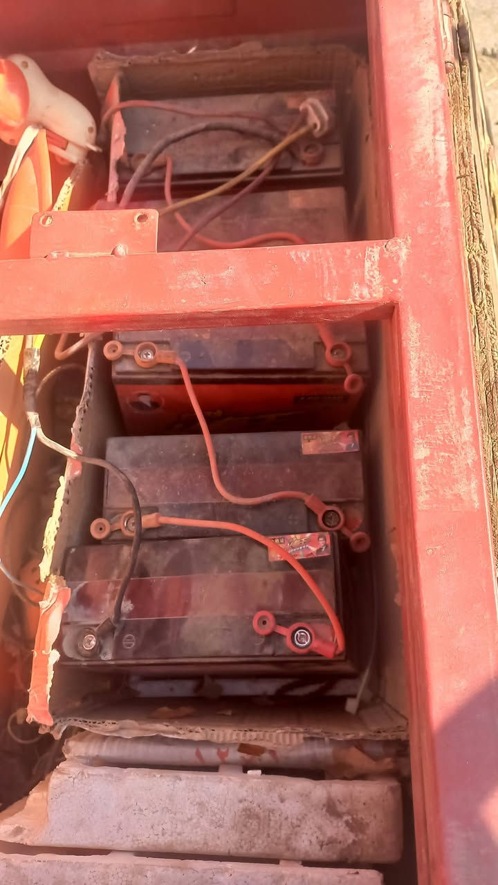 السلام عليكم 
ستوتة متروكة للبيع ،  ، السعر ١٥٠ الف مع البطاريات
مكاني بغداد 
متواجد واتساب ***********
