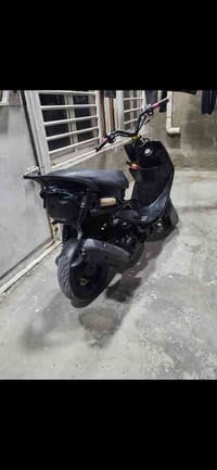 الدراجه خير من الله  مزوده  الغراض المزوده 1يدات بنزين 2صلنصه FM 3 عقل...