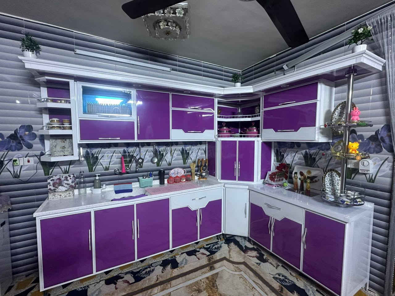 كاونتر المنيوم اخو الجديد استعمال كلش قليل للبيع السعر مليون وميه وبي مجال عنوان الشعب الثعالبه ***********
