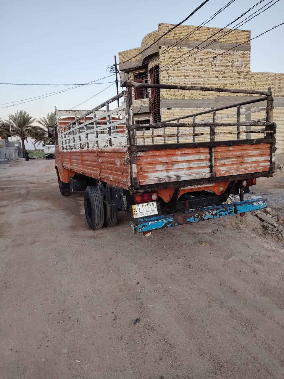 للبيع مرسيدس أخرس مكينه جديد تايرات جديد كير ابو جوزه  اكسن دب  شاصي رفيع  ابرك هوه ***********.او مروس  اتصال
