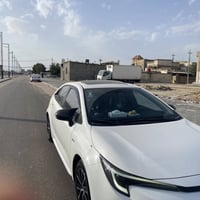 كورولا هايبرد • ماشي ٢٧الف • رقم بصره