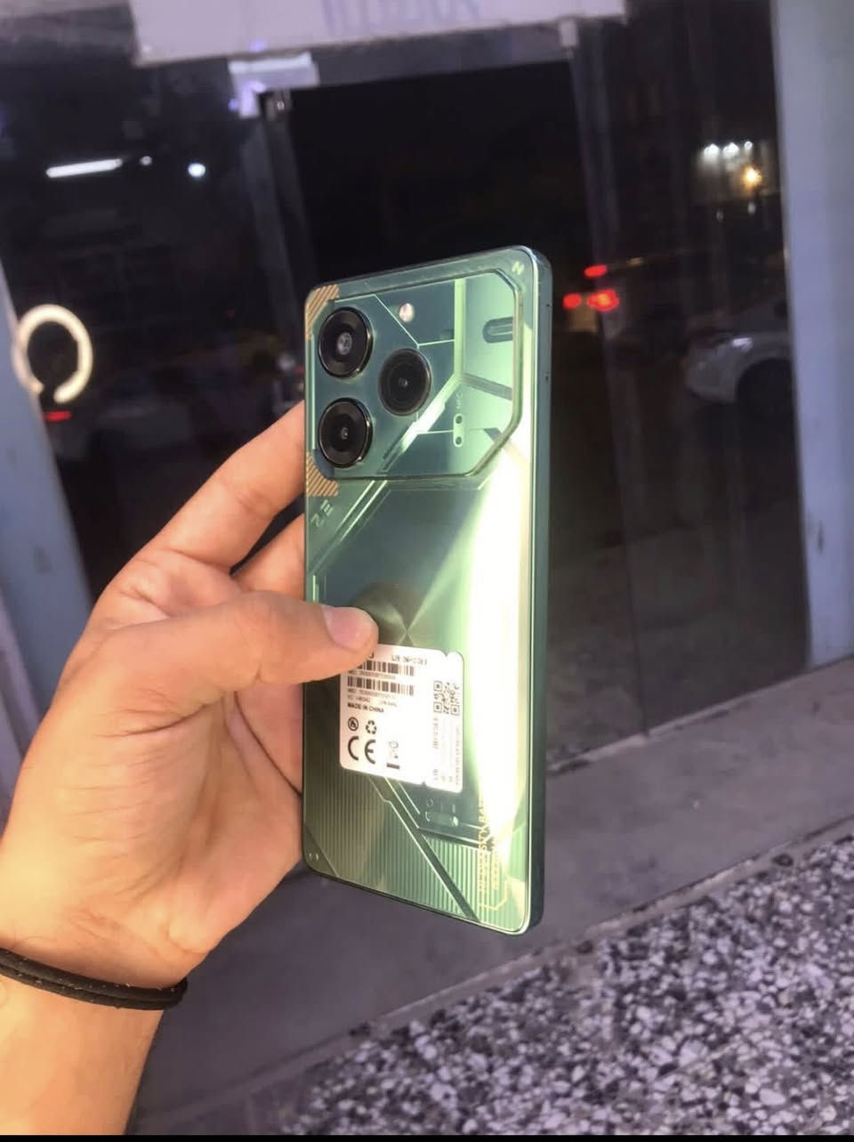 تكنو بوفا 6✅
وحــش الالعاب ✅
مستعمل قليل ✅
كامل ملحقاته ✅
لون أخضر 💚
ذاكرة 256GB ✅ 
بطارية 6000MA ✅
شاحن سريع 70W ✅
للمراوس بايفون 11 وفوك ✅  
مكان موصل ما عندي توصيل


**إذا كنت صاحب هذا الإعلان وتريد حذفه لأي سبب، رجاءا أرسل رسالة إلى الدعم الفني**