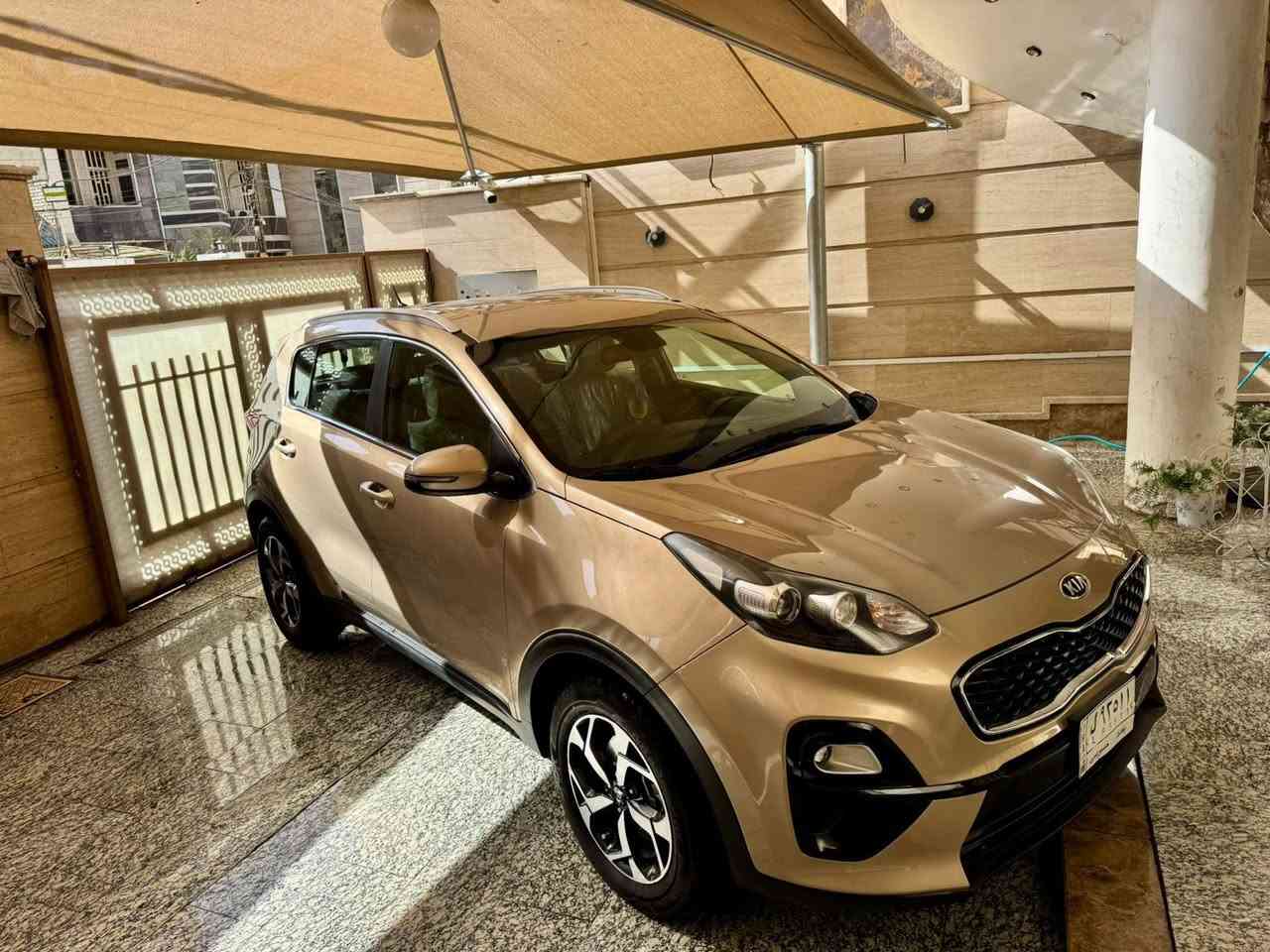 كيا سبورتج 2019 خليجي رقم بغداد بيها قطعتين صبغ اثر طخه صغيره السونر موجود بلصور ماشيه 128الف رايدها 174 وبيها مجال الاتصال ***********
