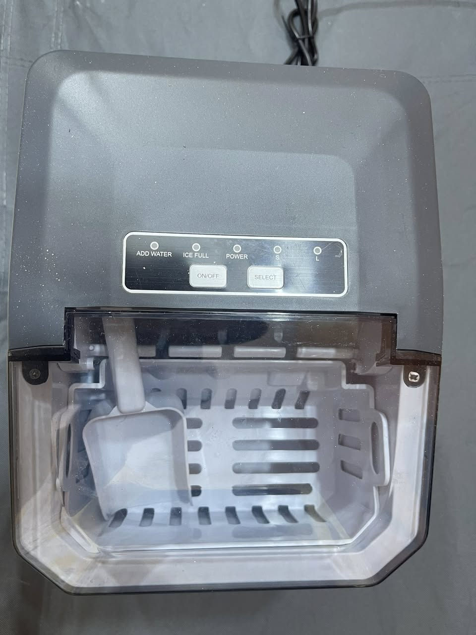 سلام عليكم ثلاجة مال ثلج بلوري بعده غير مستخدمه اعلى سعر ابيع
***********
