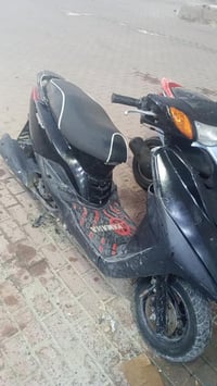 دراجه بريز دراجه بيه بس نقص ستان تعليك وسلف البتري كاعد فقط ودراجه كله...
