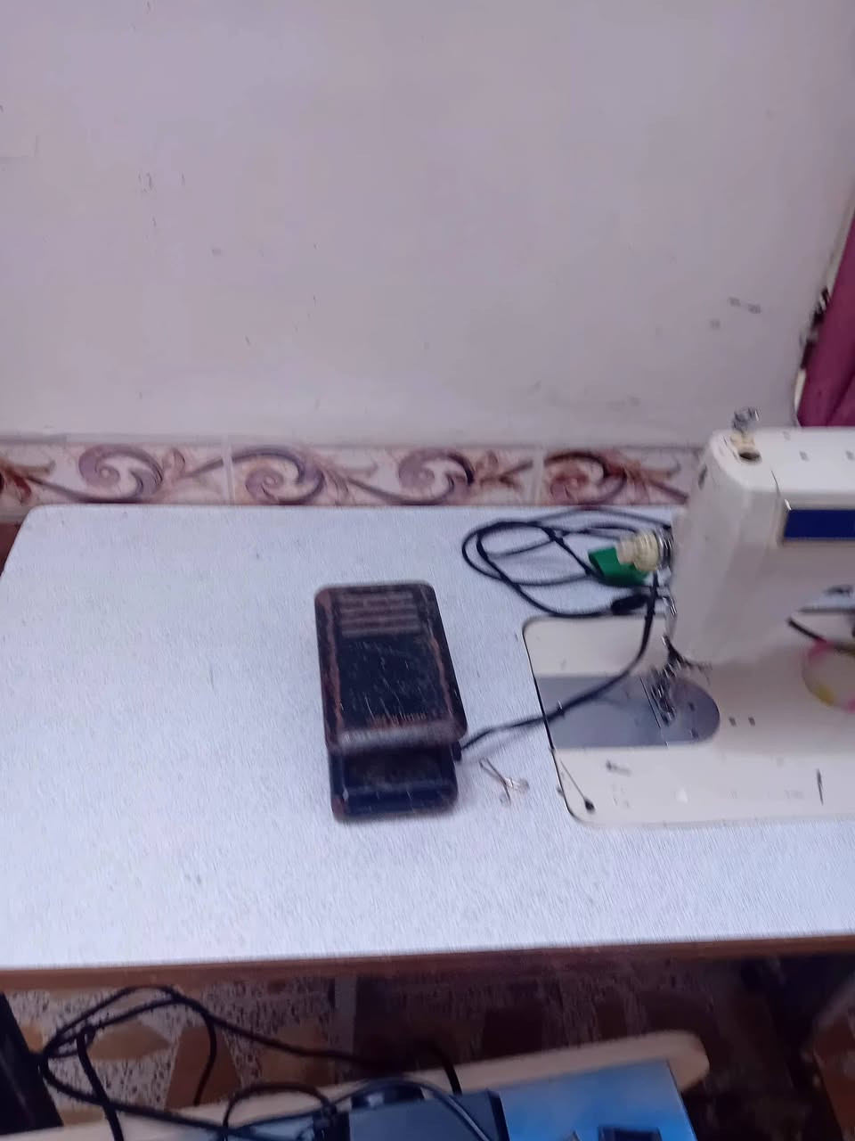 ماكنت خياطه يابانيه ابرذر شغله كوت الخاجيه هاتف ***********كوت سعر ٢٠٠
