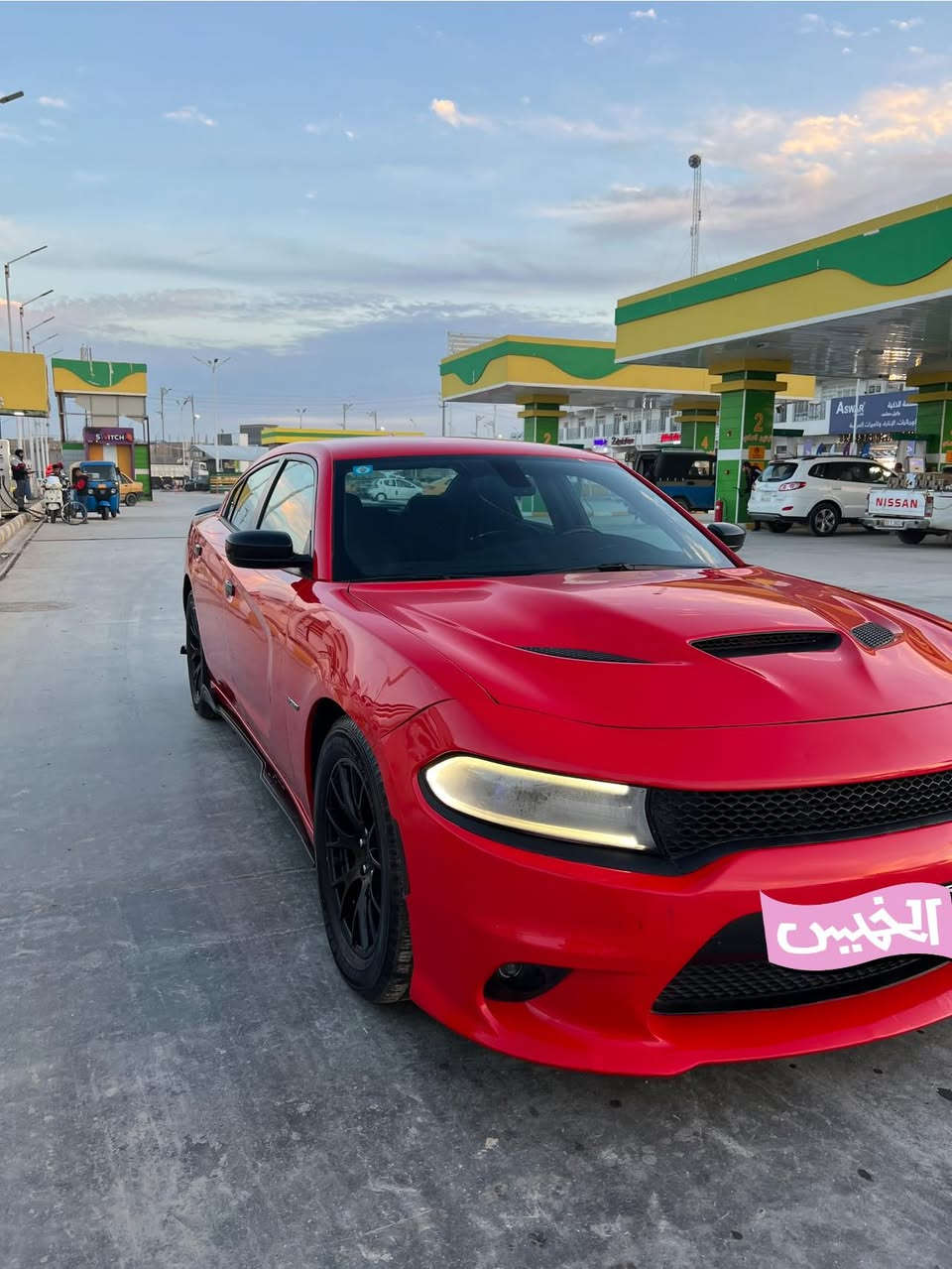 سلام عليكم 
جارجر 2016 مرتبه ومصروف عليها بدون اي نقص
ارتي فول عدى الفتحه 
جاملغ وبنيد فقط بدون دواخل 
رقم بغداد بسمي 
مامتواجد عل فيسبوك 
***********
