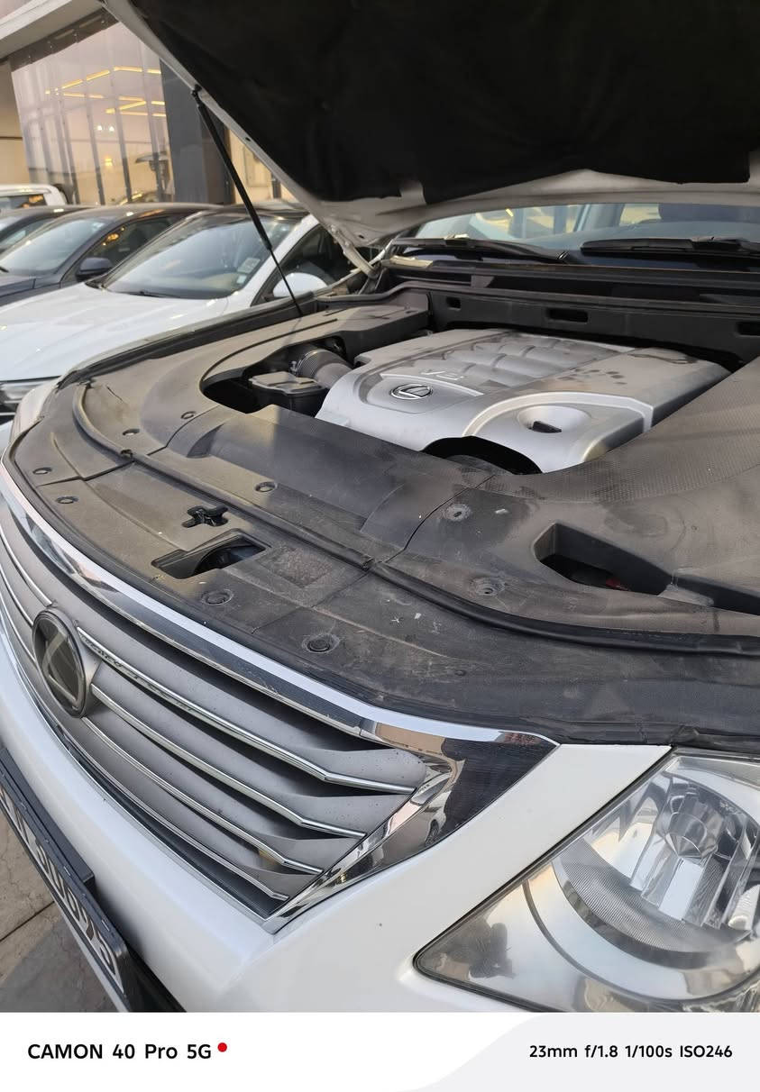 لگزز موديل 2010 الفول مواصفات محرك كير مكفول وغير مفتوح s سبورت اعلى فئه واعلى مواصفات
سياره وضع الشركه جدا نظيفه تراي مال زيرو سياره ما ناقصه شي 

بيها صبغ اثر شخط جهة السكن داير الجاملغ الامامي والخلفي صبغ وبين البابين صبغ 

السياره خاليه من الرصعات والخدوش 

هاتف ***********

سعر 

297
