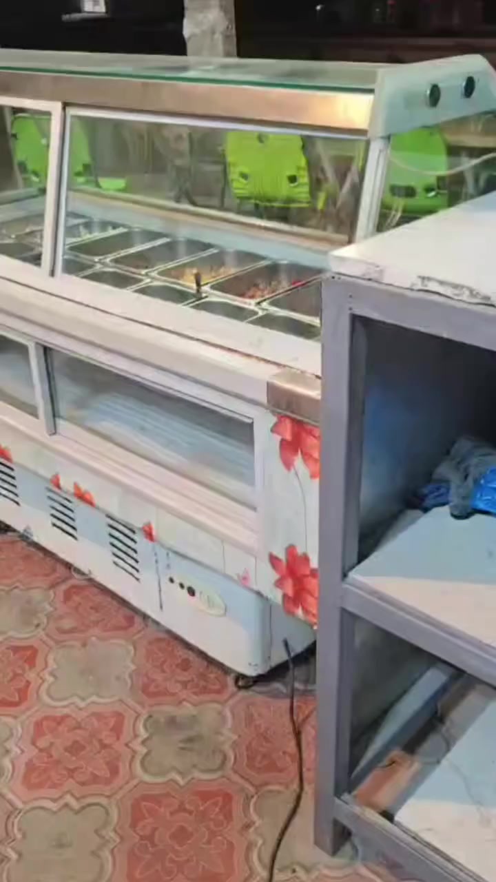 براد مقبلات للبيع لعنوان ناصريه حي لعسكري الرقم ***********
