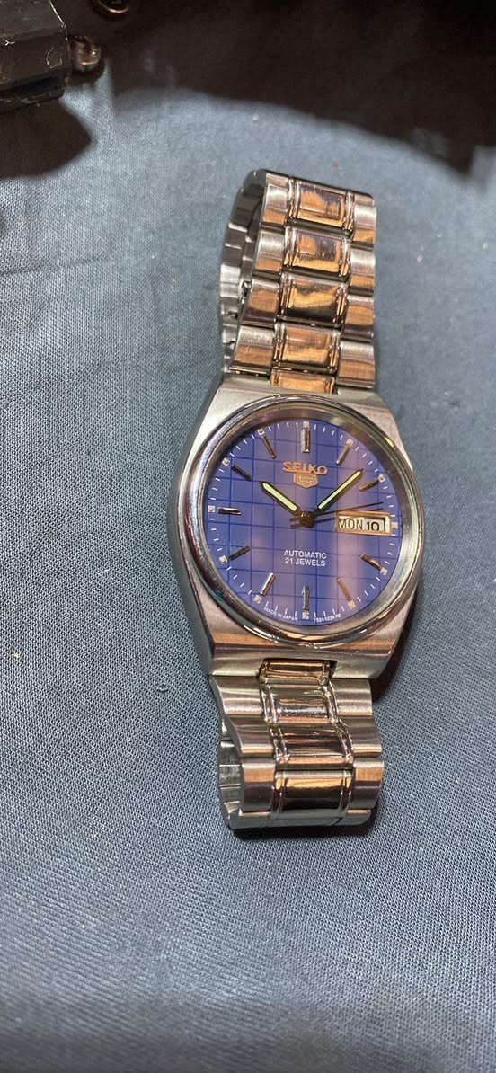 الساعة كاسيو 
ضد الماء
كامل ستيل
AUTOMATIC
21JEWELS السليمانية, العراق


**إذا كنت صاحب هذا الإعلان وتريد حذفه لأي سبب، رجاءا أرسل رسالة إلى الدعم الفني**