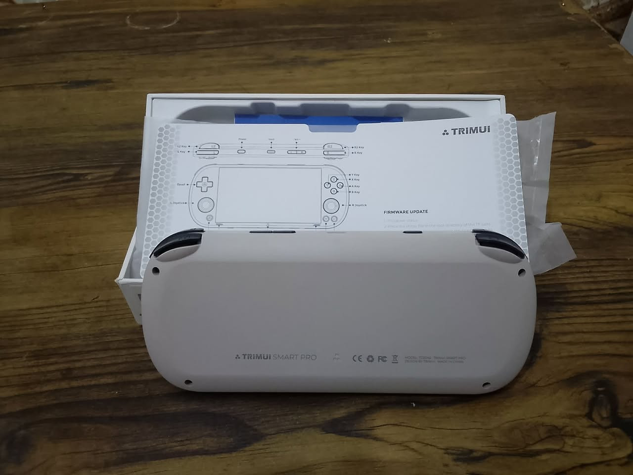 السلام عليكم 
جهاز العاب تريميو سمارت برو 
ذاكرة 128
يشغل جميع العاب بلي ستيشن القديمة والجديدة 
مع رام هدية واحد تيرا 
السعر 160


**إذا كنت صاحب هذا الإعلان وتريد حذفه لأي سبب، رجاءا أرسل رسالة إلى الدعم الفني**