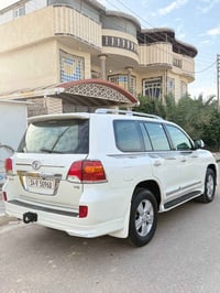 لاندكروز • ٢٠١٣ • ٨ سلندر