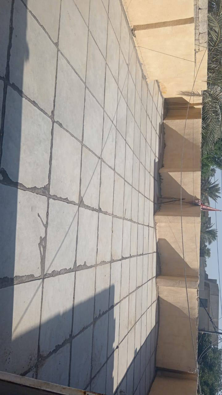 السلام عليكم بيت مساحة 200 متر 10 في 20 طابق واحد منطقة بوب الشام كاع حجي رمضان جنس الأرض طابو زراعي 25  للبيع خدمات كاملة للتواصل ***********
