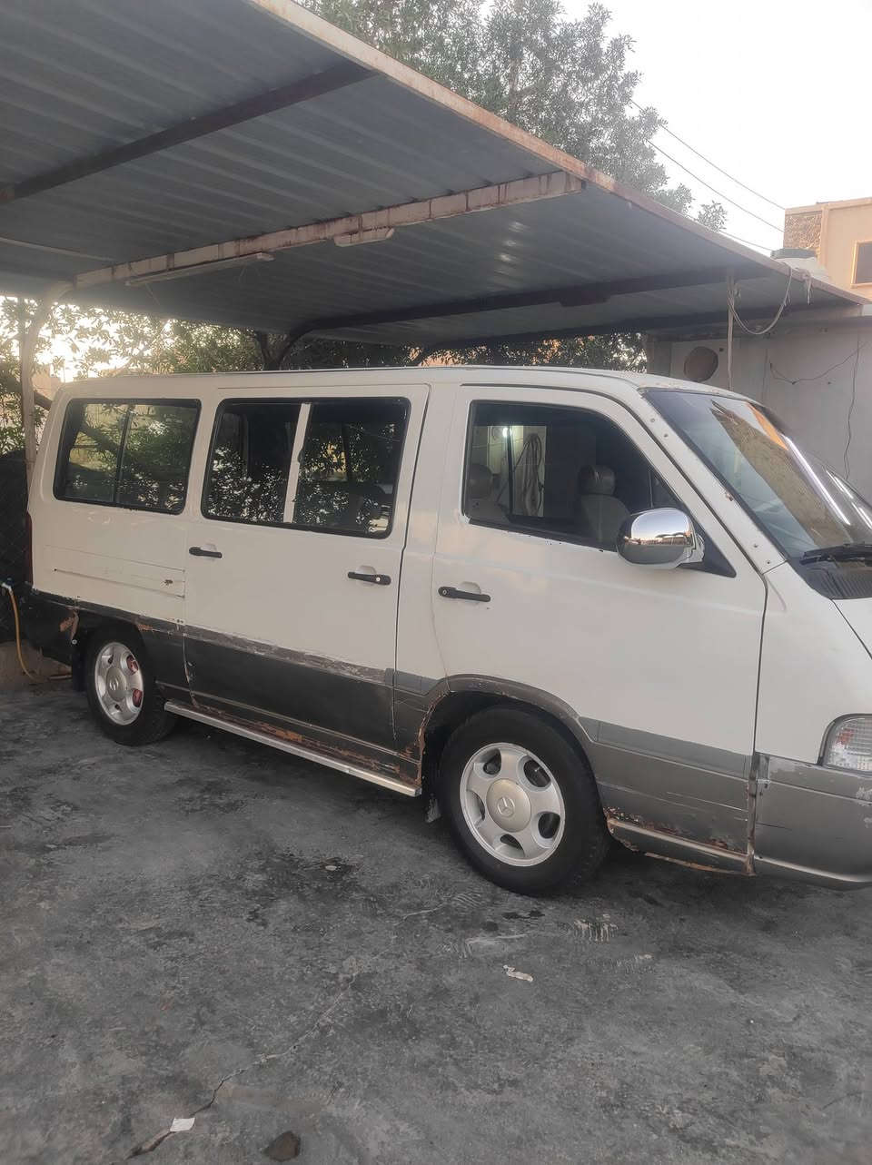 السلام عليكم استانا لبيع موديل 1995 رقم الهاتف ***********
