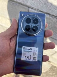 جهاز بعده جديد اقل شهرين مشتغل السعر ٣٠٠ وبي مجال شي بصيط 07711065308