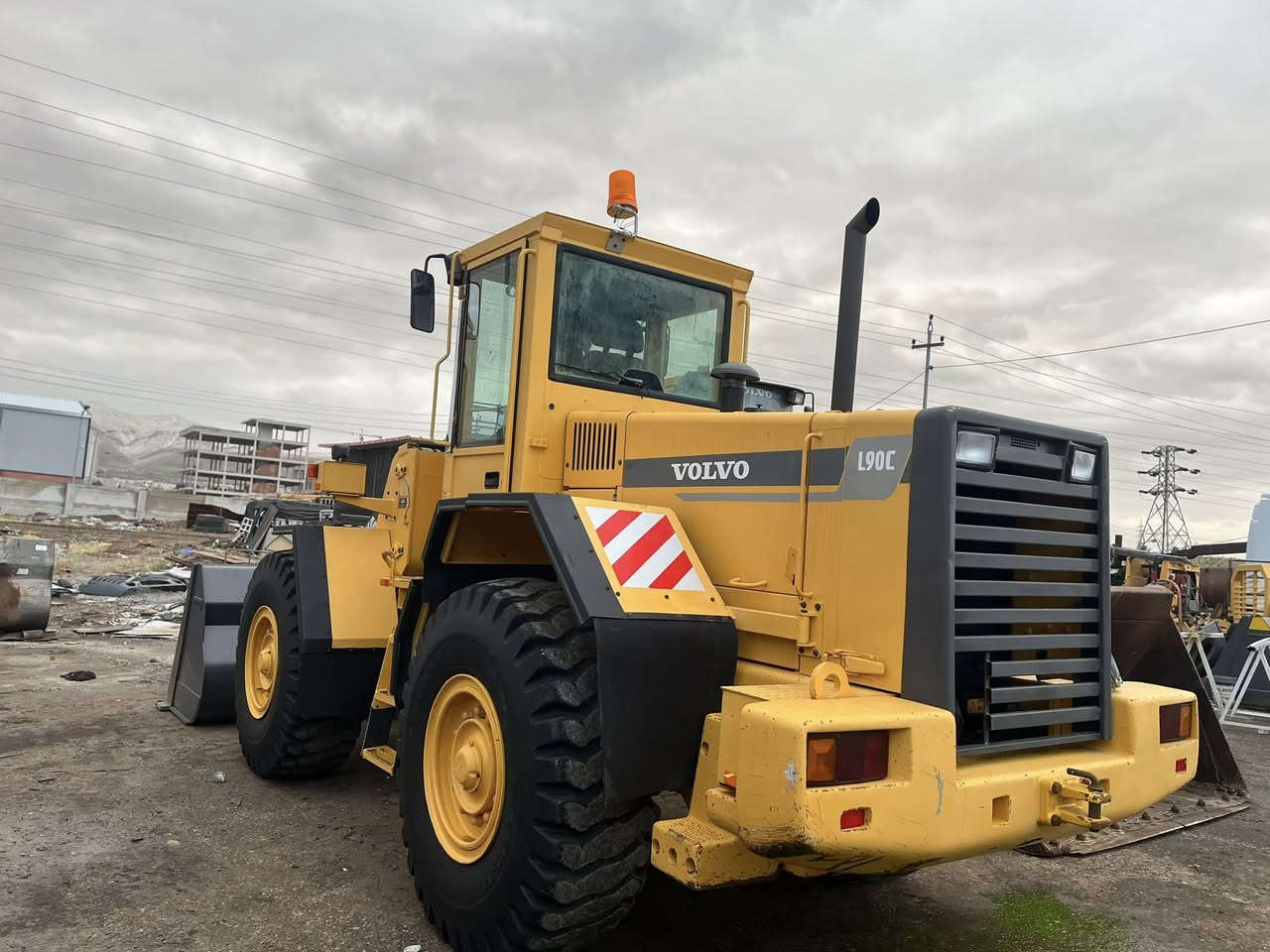 Volvo L90C
موديل 1999

سه عات 21.000

تازه داخل بوه ليره ئيشى نه كردوه  هه موگيانى به شه رت هيچى نه كرا وه ته وه منفيست بصرا بوياخ عام اورپا  

سعر 450 مجال

0773.152.15555

للبيع شفل فالفو volvo
L90C
  
موديل1999

مشغل 21.000

دخول جديد منفيست بصرا  جاهيز مابى  مشاكل  شفل جديد  مابى شغل بل عراق

سعر450مجال قليل

0773.152.1555
