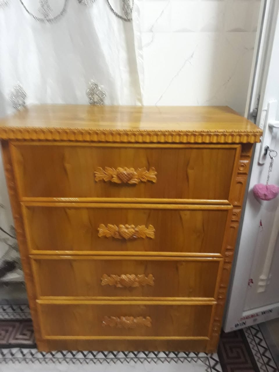 غرفه البيع السعر ٩٠٠ ***********
