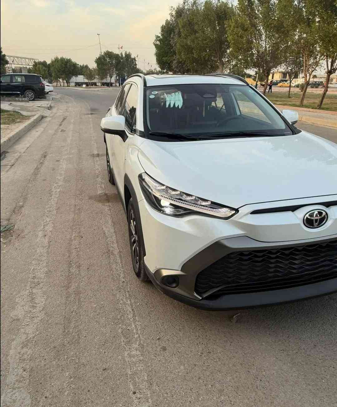 تويوتا  فرونتلندر   🔥
✅موديل2025 ماشيه 8 الاف 
رقم بغداد مميز بأسمي تحويل ثاني يوم 
بيها رصعتين وبيها طلقه بالتكمه ما نافذه وباقي السياره مكفولة كفالة عامة على وضع الشركة☑️ 
🟢المحرك ٢٠٠٠ و ٤ سلندر Made in Japan
🟢حمالات سقف
🟢مصابيح الاماميه بتكنولوجيا LED5عدسات 
🟢بصمه عدد ٢ 
🟢اشاره بالمرايا الجانبيه
🟢صندوك كهرباء ‼️
🟢التحكم الالي في جميع النوافذ
🟢تحكم سترين
🟢التبريد قطعتين
🟢المقاعد جلد الاسود البلادي 
🟢المقعد الامامي كهرباء
🟢سلايد
🟢نظام مراقبة الاطارات
🟢بلوجكترات
🟢الفرامل المانعة للانغلاق ABS
🟢مثبت سرعه
🟢منافذ USB-C
🟢نظام تحذير من التصادم الامامي 
🟢 الجام مغلف بعازل حراري اضافة الى السلايد روف
🟢نظام تحذير من الخروج من المسار 
🟢الارضيات البلادية بعدها ممفتوحة
العنوان بغداد السيديه
🟡 السعر 💵:  ٢٨  مليون  ونص وبيها محال  للاستفسار اكثر *********** بغداد, العراق
