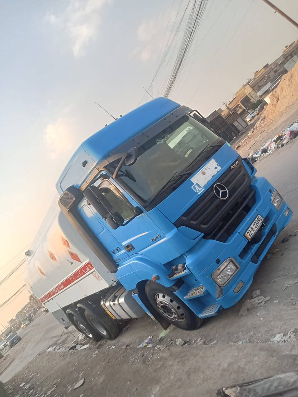 السلام عليكم ورحمة الله
مارسيدس اكسور للبيع 
موديل ٢٠١١
حموله ٢٠ 
تكيال دوره تكيالها سنتين
محرك ٦سلندر ٢٥-٤٣
حي بي إس
٢٠٣٠ تنتهي السنويه 
تانكي فافون عمليه كامله 
***********
