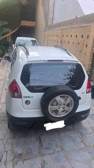 السلام عليكم
باندا كروز ٢٠١٣ للبيع 
رقم واسط 
مصبوغه عام 
محرك كير صدر جديد 
رقم صاحب سياره
***********
