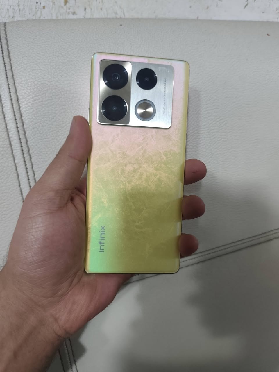 السلام عليكم
انفنكس نوت 40 برو ذاكره256 العشوائيه 8زائد8 تردد الشاشه 120 هيرتز كامره 108 بكسل الجهاز نظيف جدا بدون ملحقات فقط حافظه السعر 190 وبي مجال شي قليل بدون مراوس فقط بيع ماعندي توصيل 
مكاني بغداد الحسينيه الراشديه
رقم هاتف ***********
