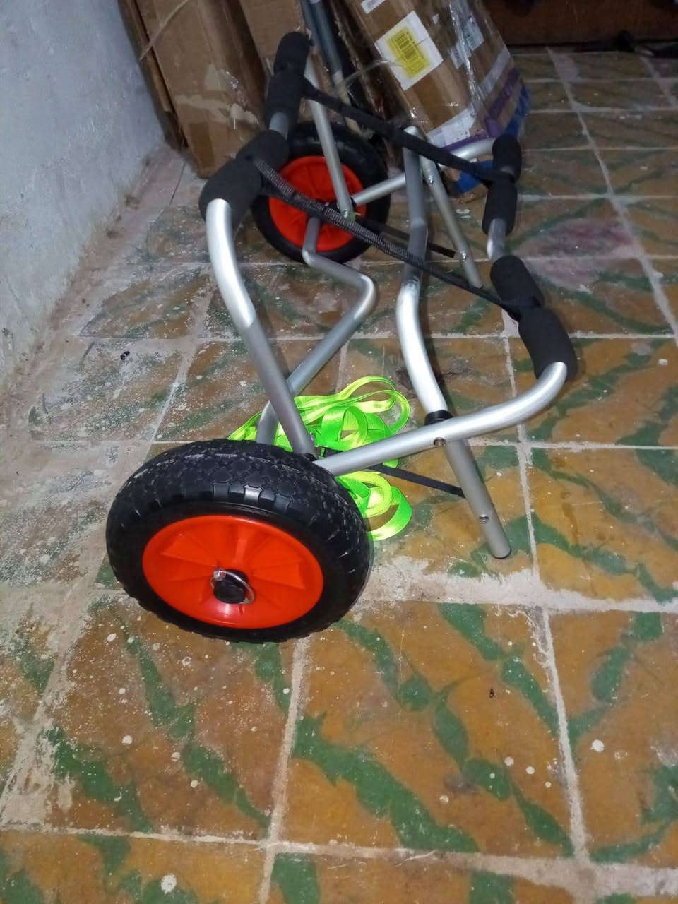 عربه مال قوارب السعر عله اول تم 25كلش ثكيله الحجز واس اب ***********
