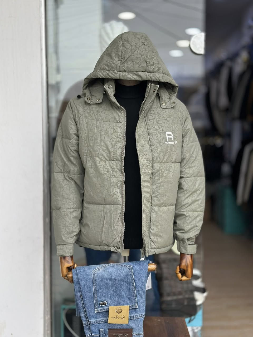 بسم الله نبدأ الموسم الشتوي لسنة 2026🧶 ❄️ 
قمصلة ماركات  ثقيل 🔥

متوفر بـ 3 الوان 🤫

القياسات المتوفرة

 (M -L -XL - 2XL -3XL)

📍الصويرة -شارع النجمه / اسفل كوفي رماس 

للاستفسار الاتصال على الرقم ***********
