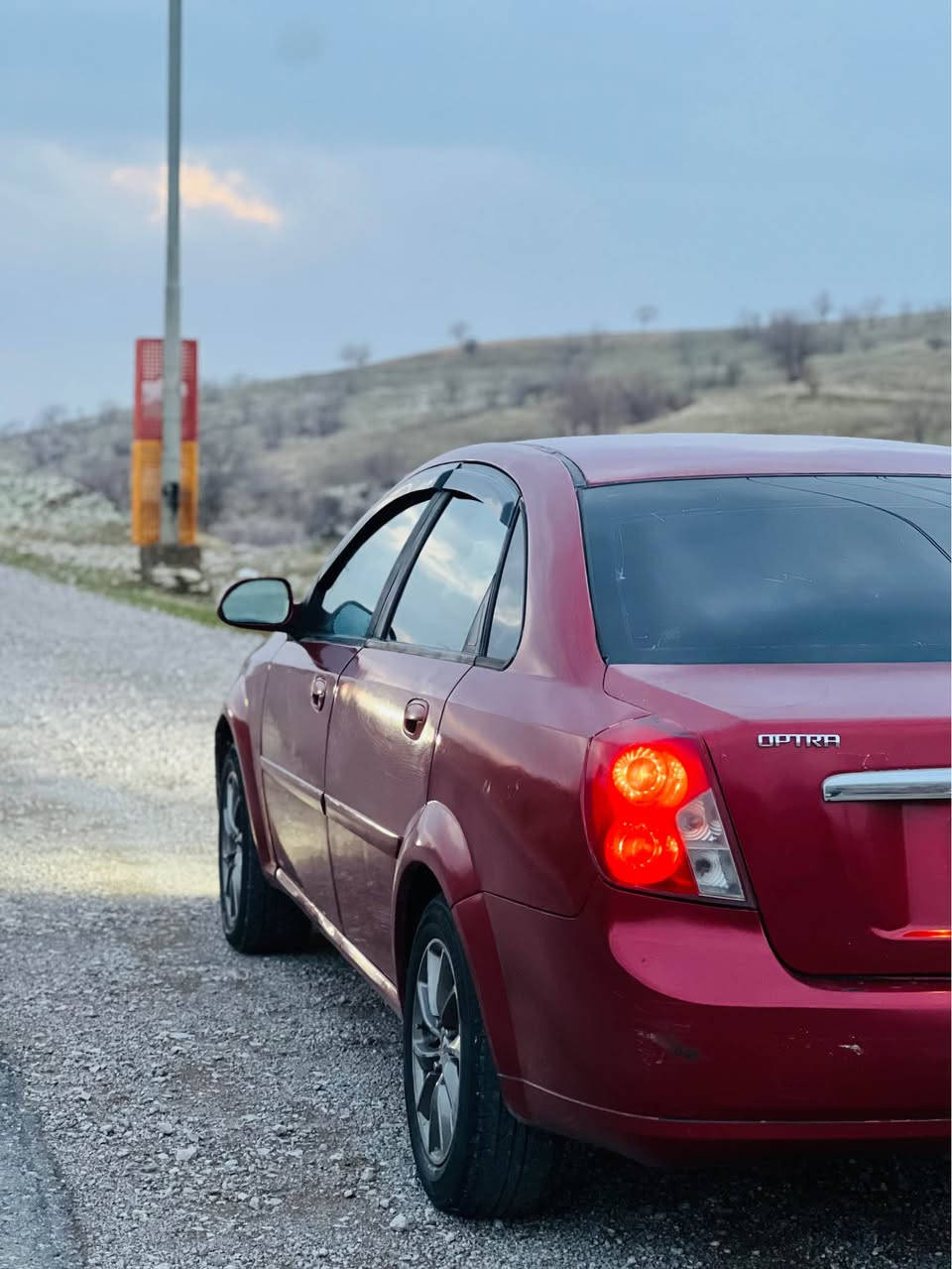 ماشاءالڵە لەمالی هه مو لایک شۆفرلیت ئۆپترا بۆ فرۆشتن مۆدیل٢٠٠٥ ئارم و سەنەوی بەشەرت ئەولیات بێ کێشە بۆ هه مو کوردستان گیرو مەکینە بەشەرت دوجام کارەبایە کارەبایاتی هه موی مەزبوتە  تەقەو رەقەی تیدا نیە چوار تایە ویلی نویی بۆ بەستراون  سیارەکە بۆیاخ عامە لەسەر ساخە بۆ جوانی  دەعم و لیدرانی قورسی نیە موس براوە بەشەرت نرخی ٤٥$مەجال   
*********** سوران, أربيل
