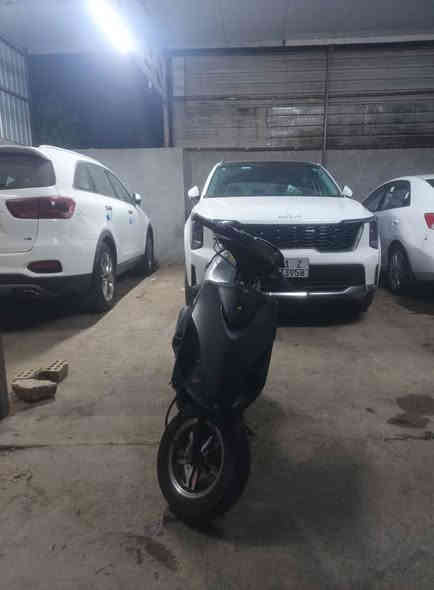 عدله مال لعب نضيفه الدراجه بيه مكينه حيل قويه مو شلون مجان شلعه ومعدل تجي وشوف كور وبوشه وبستم مال نوزل  حديث بس الدراجه كابريتر مكاني بل دوره رايدهه ٤٥٠ ***********
