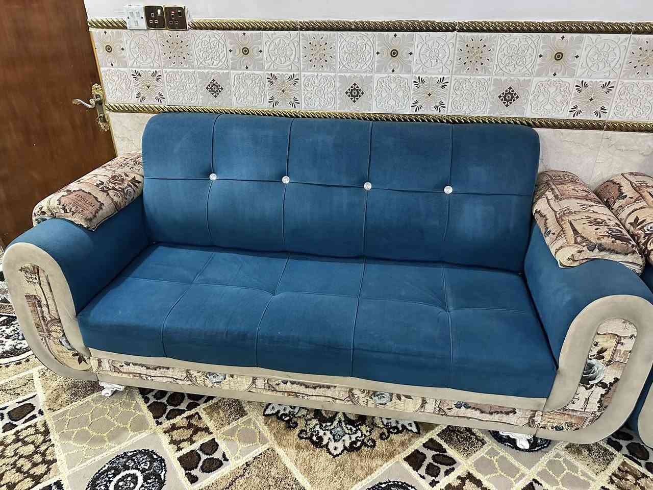 السلام عليكم تخم ١٠مقاعد للبيع مكاني بغداد السعر ٤٠٠وبي مجال الرقم ***********
