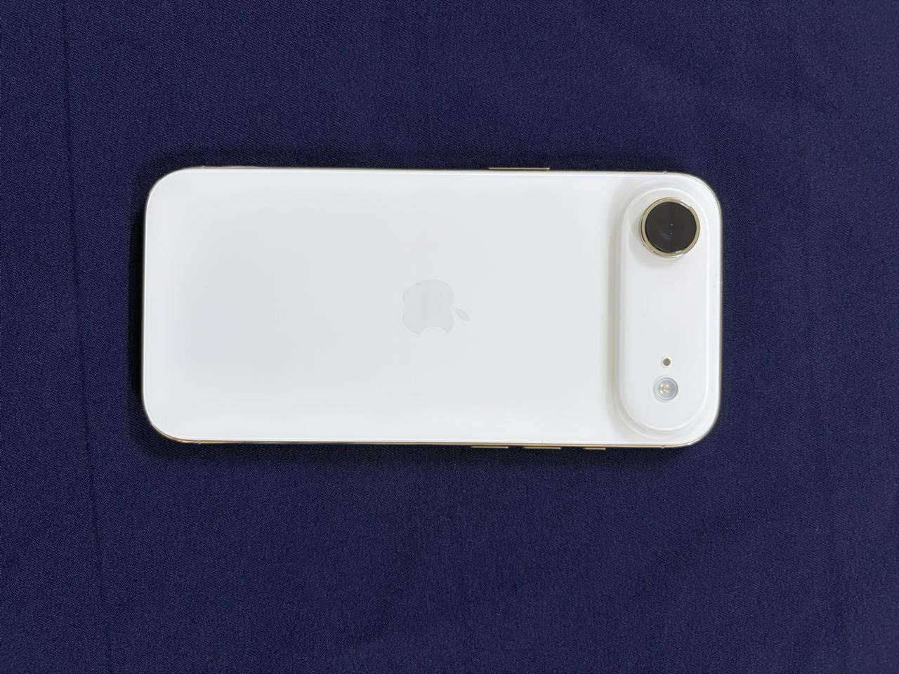 ايفون اير للبيع لون ذهبي
استعمال اقل الشهر 
ذاكرة 256
بطارية 100%
جهاز اخو الجديد 
وموجوده كارتونه 
سعر 1.350.000
***********موجود واتساب
