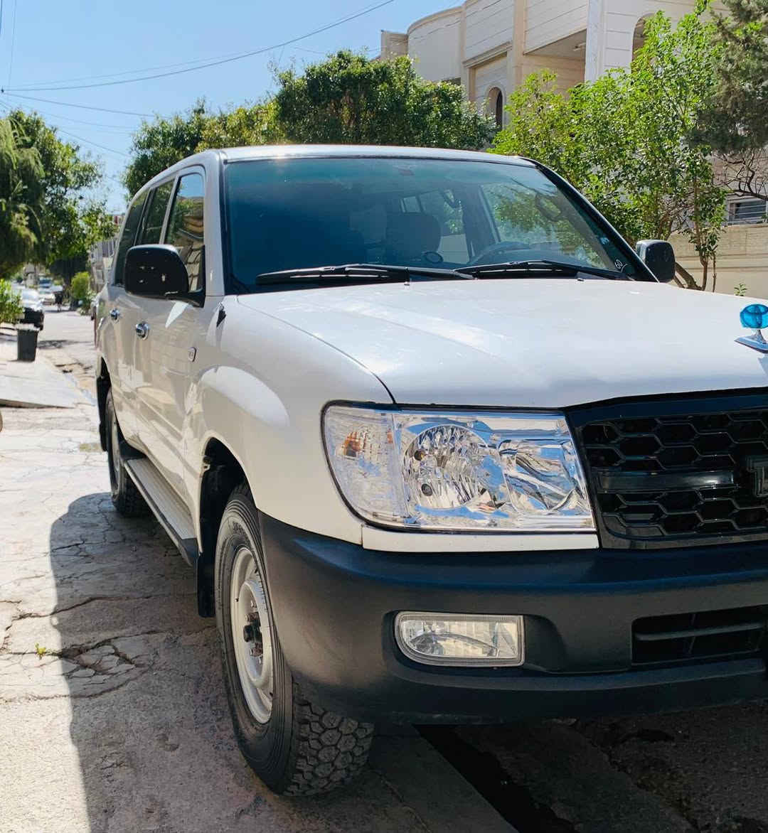 سلام عليكم تويوتا لاندكروزر موديل 2004 رقم اربيل جديد سنةوية جديد هزة جديد كير مكرك جديد تبريد كل شغال تاير جديد باتري جديد سيارة حلوة نضيفة مصبوغة عام جمالية بدون ذربة بدون كص اخوان سيارة مال بيت مال جناي اكرر سيارة مصبوغ عام جمالية سيارة بسمي تريد وكالة تريد تحويل حاضر مكاني اربيل مراوسة حسب قناعة ***********  *********** بي واتساب أربيل, العراق
