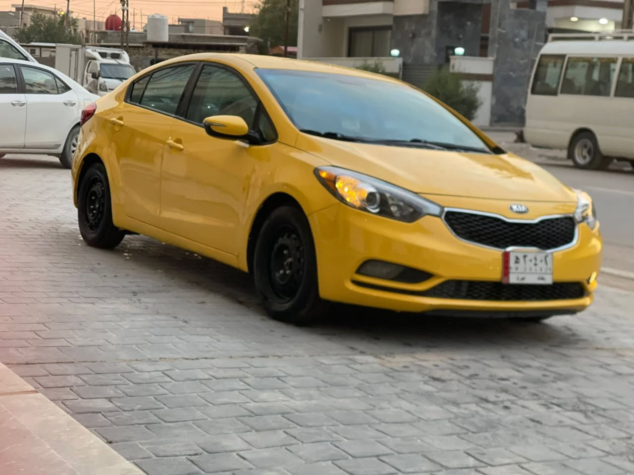 سلام عليكم
فورتي. مديل 2016

حادثها بنيد مصلح نفسه 

مكينه مبدله جديده 

صبغه جديده 

تخم تاير جديد 

سياره حلوه وخير من الله 

سعر 113وبيها مجال 

مكاني بغداد الوشاش ***********
