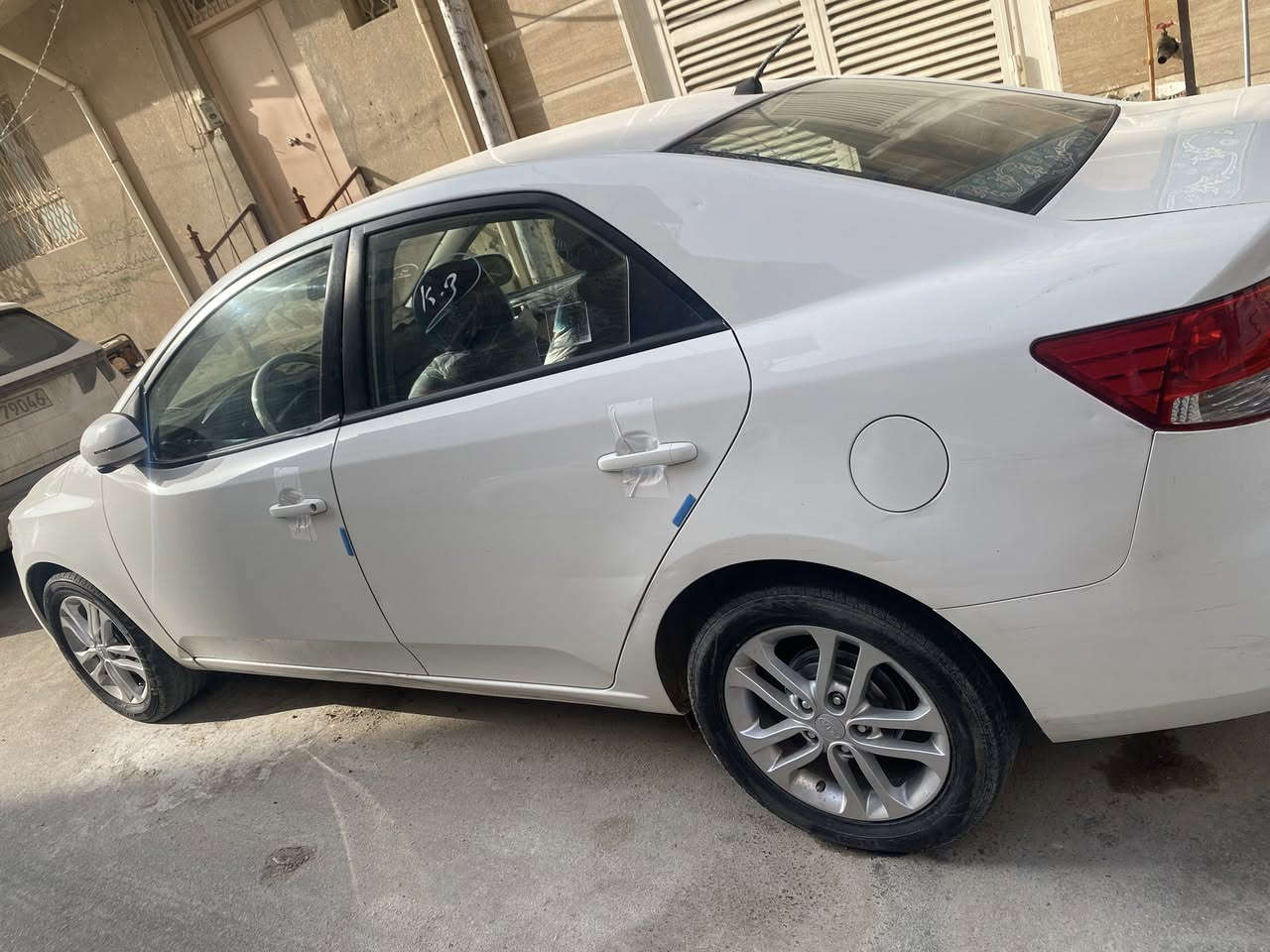 سيراتو ٢٠١١ للبيع فقط البنيد مرشوش وبيه حالوب ضعيف جداًممبين السعر ٨٥ *********** النجف الاشرف
