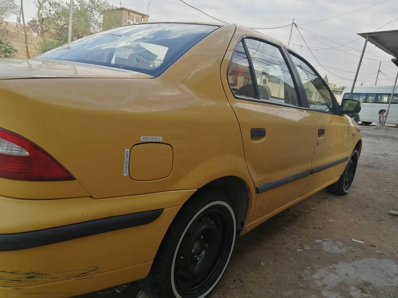 السلام عليكم سمند للبيع او مراوس بافيو السياره
كفاله عامه بيها بس بنيد بدل
2012رقم دولي بغداد بسمي 
السعر 48 وبها مجال قليل حك الجيه مكان السياره نجف البراكيه***********  
سياره حلوه حداديه 100/100
تخم تاير ابو الخطه جديد تبريد تدفئه كلها شغاله جاهزه صاعده هزه جديده مصفره هيئه وغرامت حره مامطلوبه
