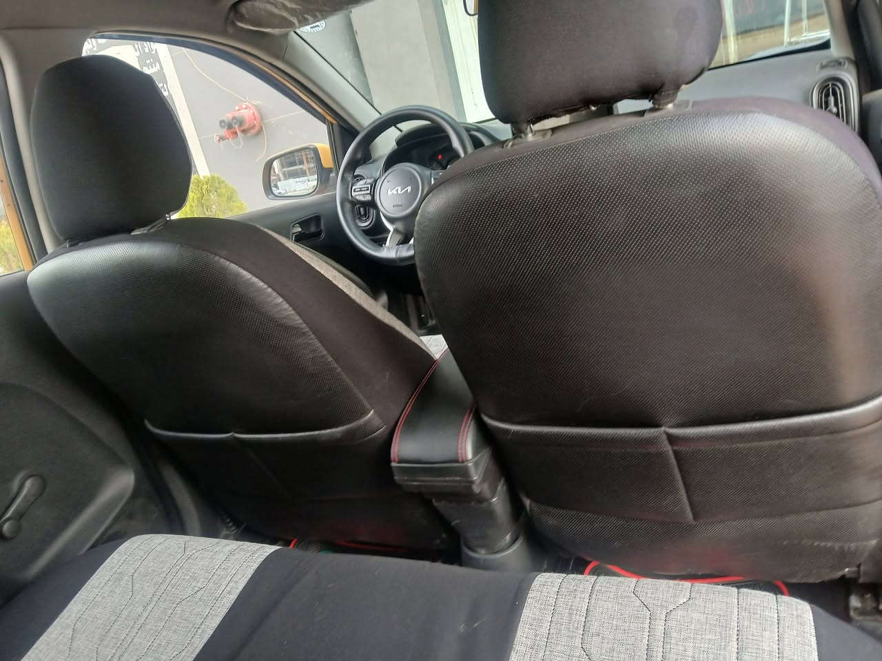 غلاف كشنات نوع جلد وكابوي درجة اولى مستخدم قليل السعر ٣٥ الف
حي السكر 
***********
