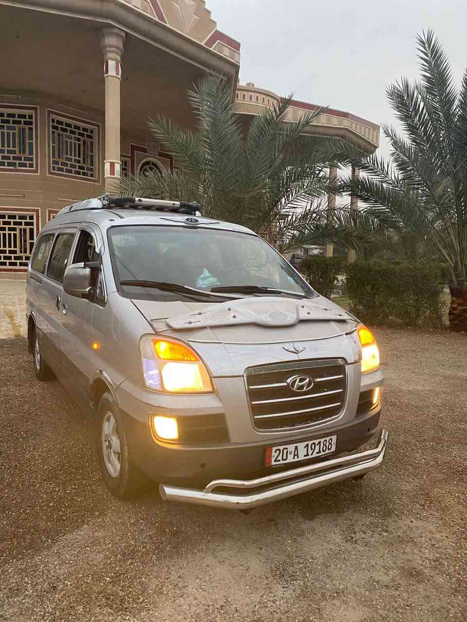 السلام عليكم استاركس ٢٠٠٧ محرك صار ١٥ يوم معمر شواصي بلاديه تدفئه وتبريد ثلج كهربائيات كلها ابلاديه شغاله قرفتها كلش نضيفه صدر جديد حداديه كلها جديده 100% مصفره هيئه ومرور بأسمي تحويل ثاني يوم رقم انكليزي سنويه لسنة٣٠ سياره مال جناي كبل للشارع الف ماتخلي عليها
مكاني الانبار الگرمه سعرها 90وبيها مجال 
هذا رقمي ***********
