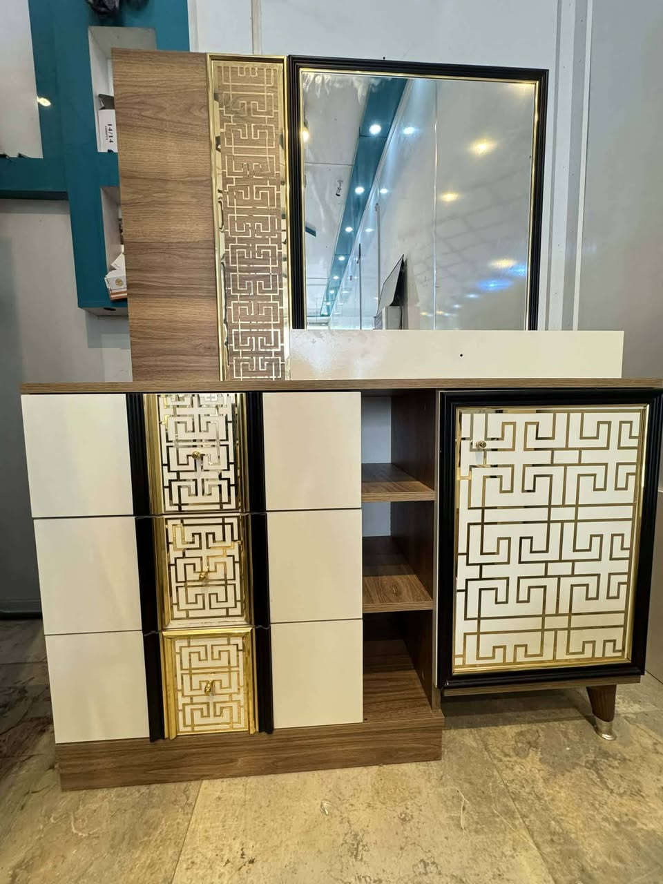 غرفه نوم تركيه 10 قطع نضافه وضخامه فول سرير مخزن سعره  950 الف


**إذا كنت صاحب هذا الإعلان وتريد حذفه لأي سبب، رجاءا أرسل رسالة إلى الدعم الفني**